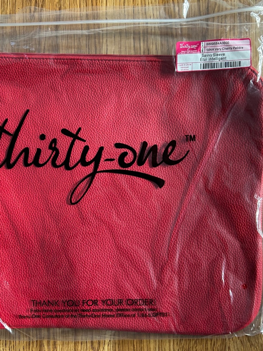 Thirty-One Savvy Sleeve Laptop Case - Very Cherry Pebble